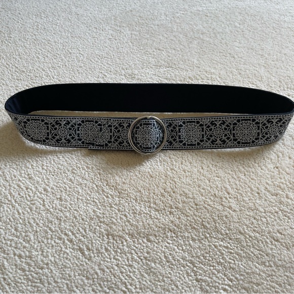 Talbots Embroidered Fabric Belt Black & Silver Buckle Size Small 38” - Picture 5 of 9